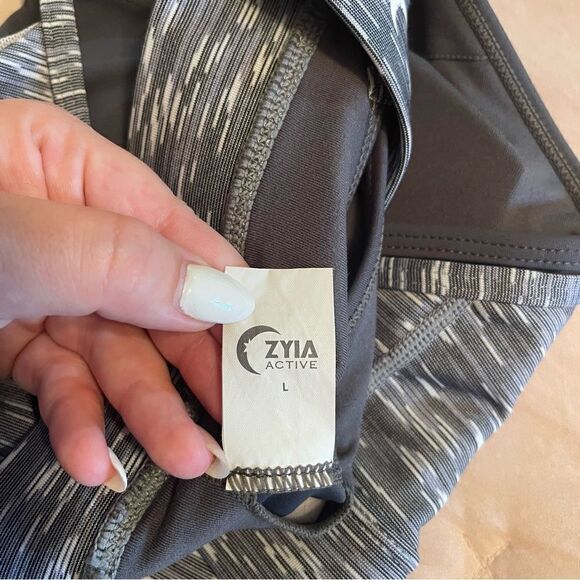 ZYIA Luxe Strappy Bra Sage Green Size Large - Picture 6 of 7